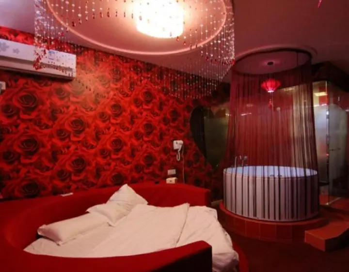 Чжэньцзян: Jurong Love Theme Hotel