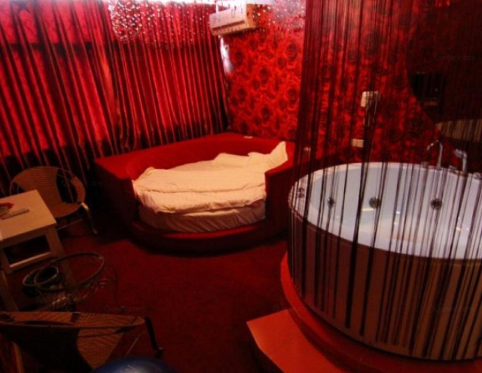 Чжэньцзян: Jurong Love Theme Hotel