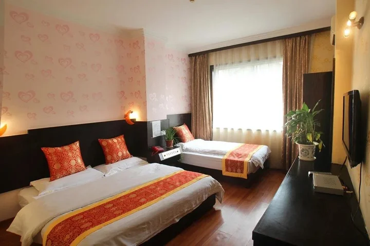 Яншо: Yangshuo Moonlight Holiday Inn