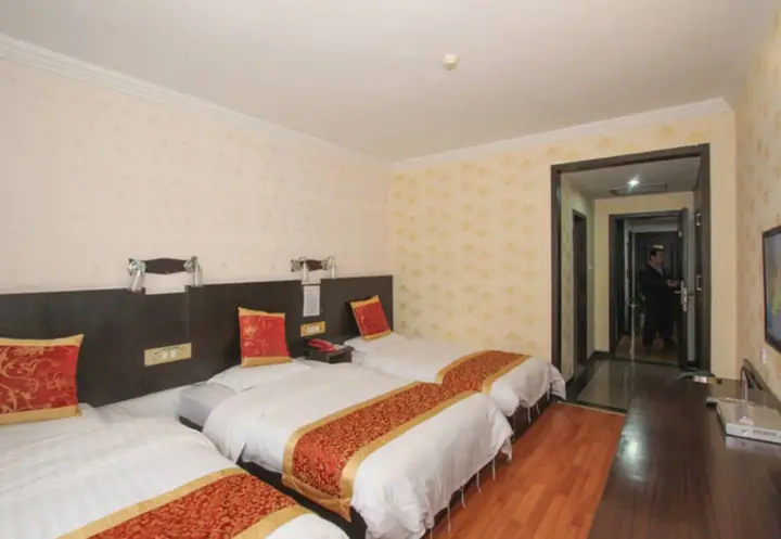 Яншо: Yangshuo Moonlight Holiday Inn