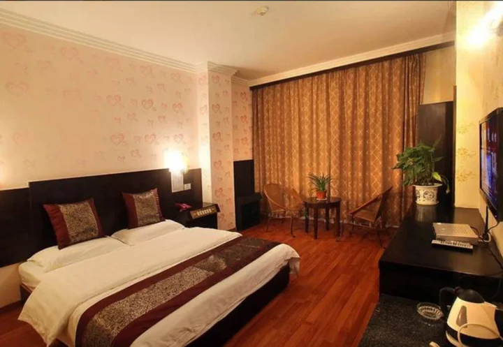 Яншо: Yangshuo Moonlight Holiday Inn