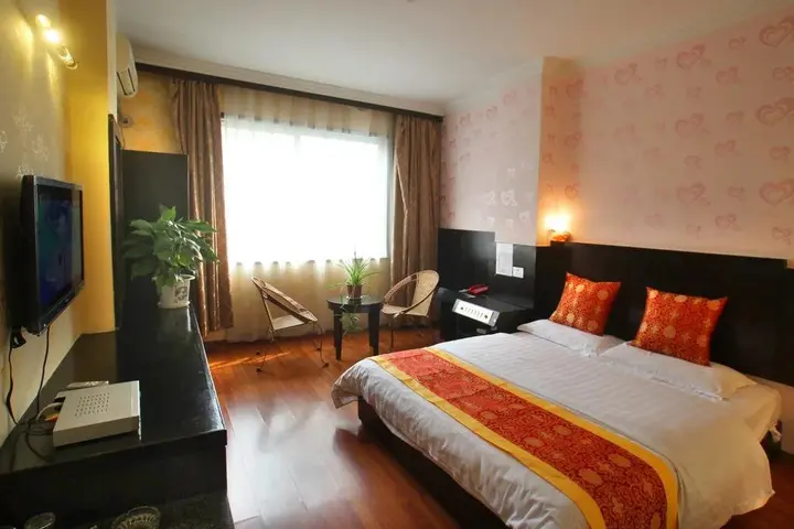 Яншо: Yangshuo Moonlight Holiday Inn