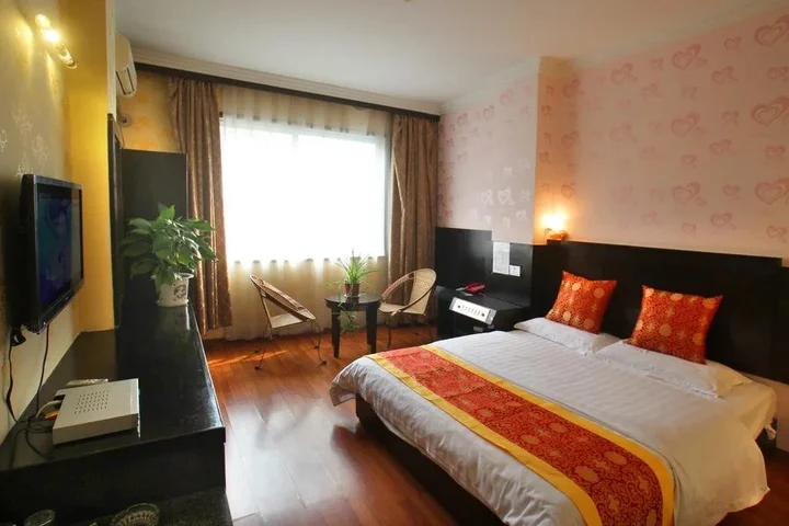 Яншо: Yangshuo Moonlight Holiday Inn