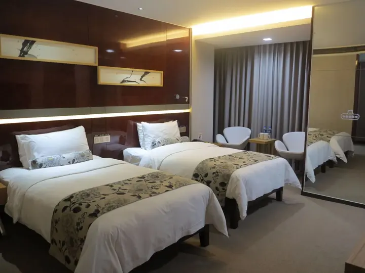 Лоян: Luoyang Dawei Jiuchao Hotel Xigong