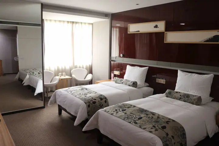 Лоян: Luoyang Dawei Jiuchao Hotel Xigong
