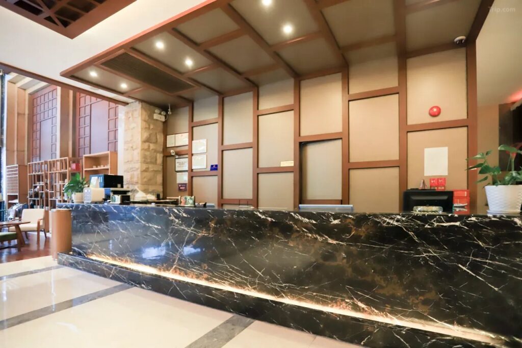 Чжуншань: Junhao International Hotel