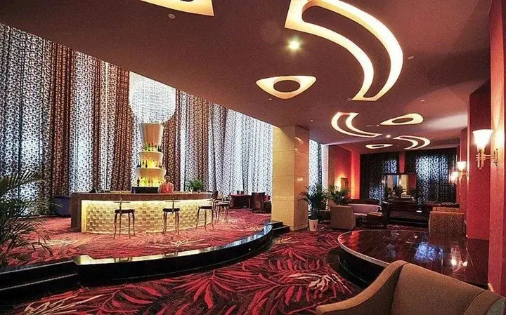 Шиянь: WuDang Argyle Grand International Hotel