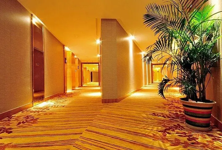 Шиянь: WuDang Argyle Grand International Hotel