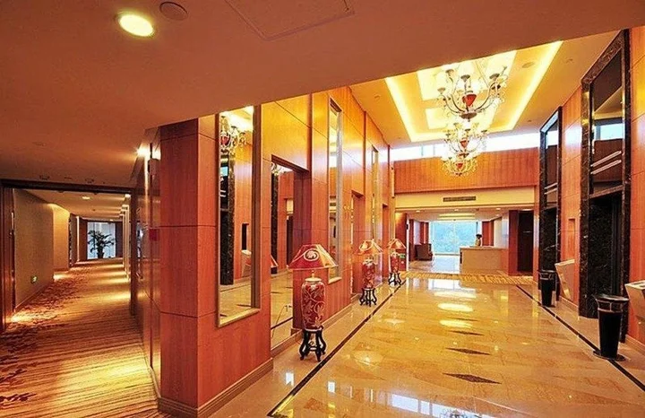 Шиянь: WuDang Argyle Grand International Hotel