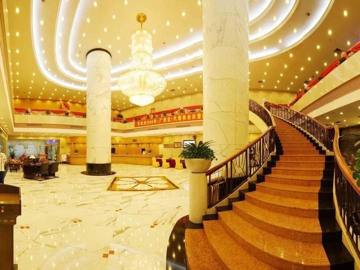 Наньнин: Nanning Road Bridge Ruifeng Hotel