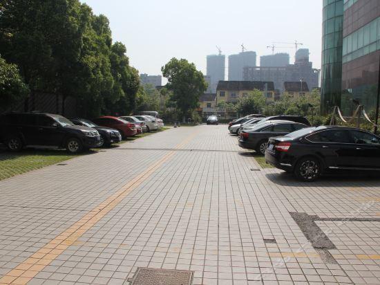 Уси: Ramada Wuxi