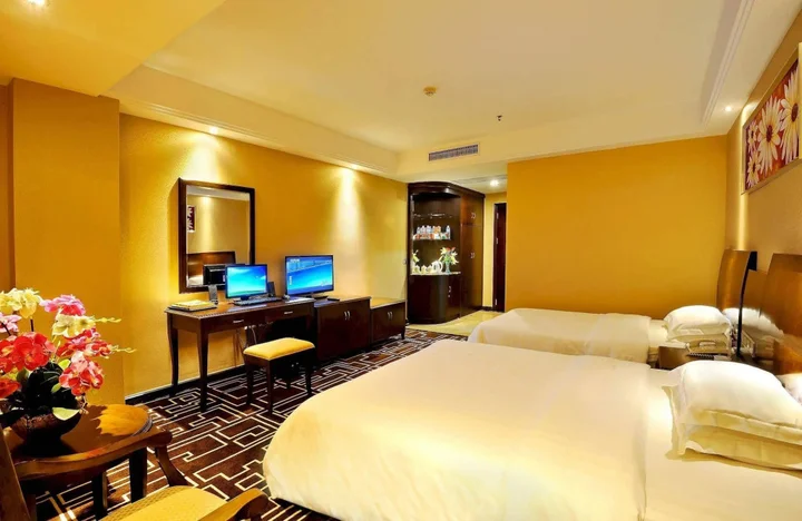 Чжаоцин: Zhaoqing Lihu Hotel