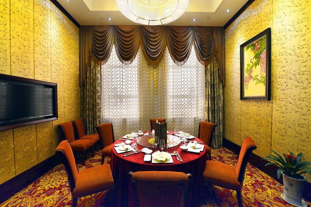 Синьян: Zhongle Baihua Hotel