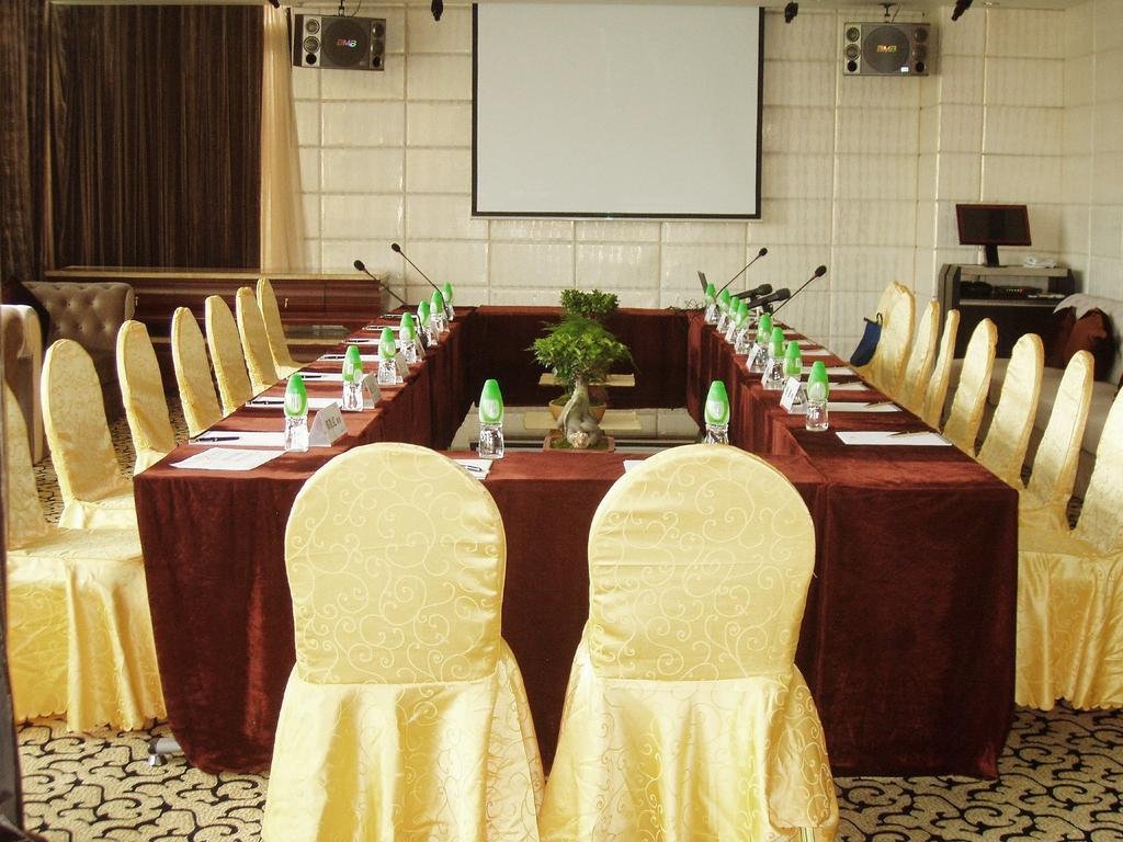 Уси: Wuxi 1881 Peninsula Hotel