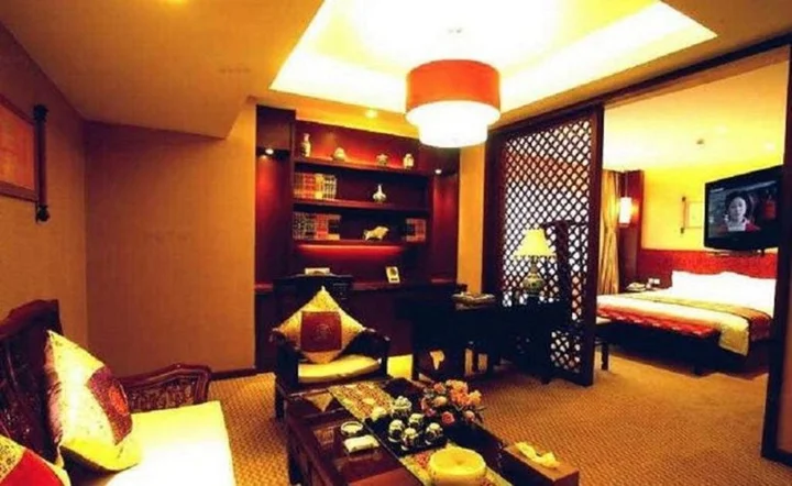 Цзинин: Qufu Mingzuo Xingtan Hotel