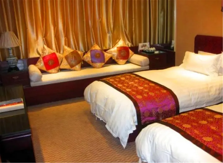 Цзинин: Qufu Mingzuo Xingtan Hotel