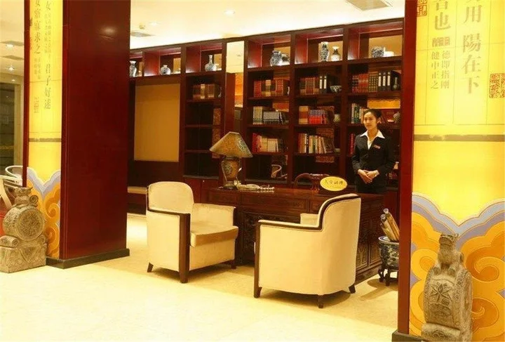 Цзинин: Qufu Mingzuo Xingtan Hotel