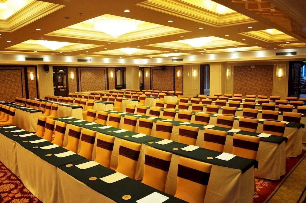 Наньнин: Golden Plaza International Hotel