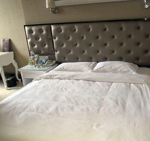 Фуян: Fuyang Jade Theme Hotel