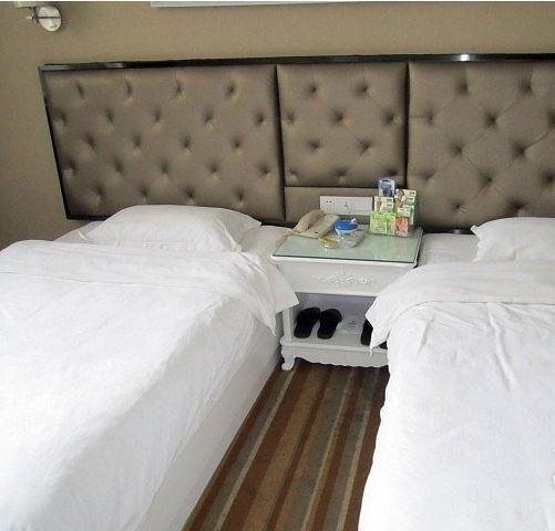 Фуян: Fuyang Jade Theme Hotel