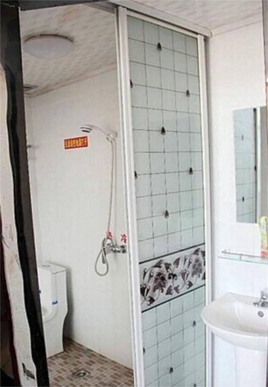 Аньцин: Anqing Meiyi Express Hotel