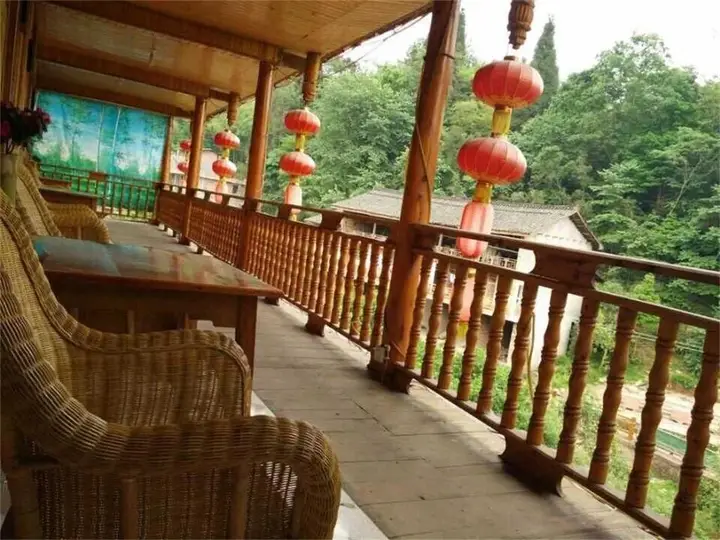 carousel image 3
