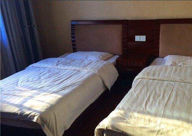 Шанграо: Red Sun Hotel
