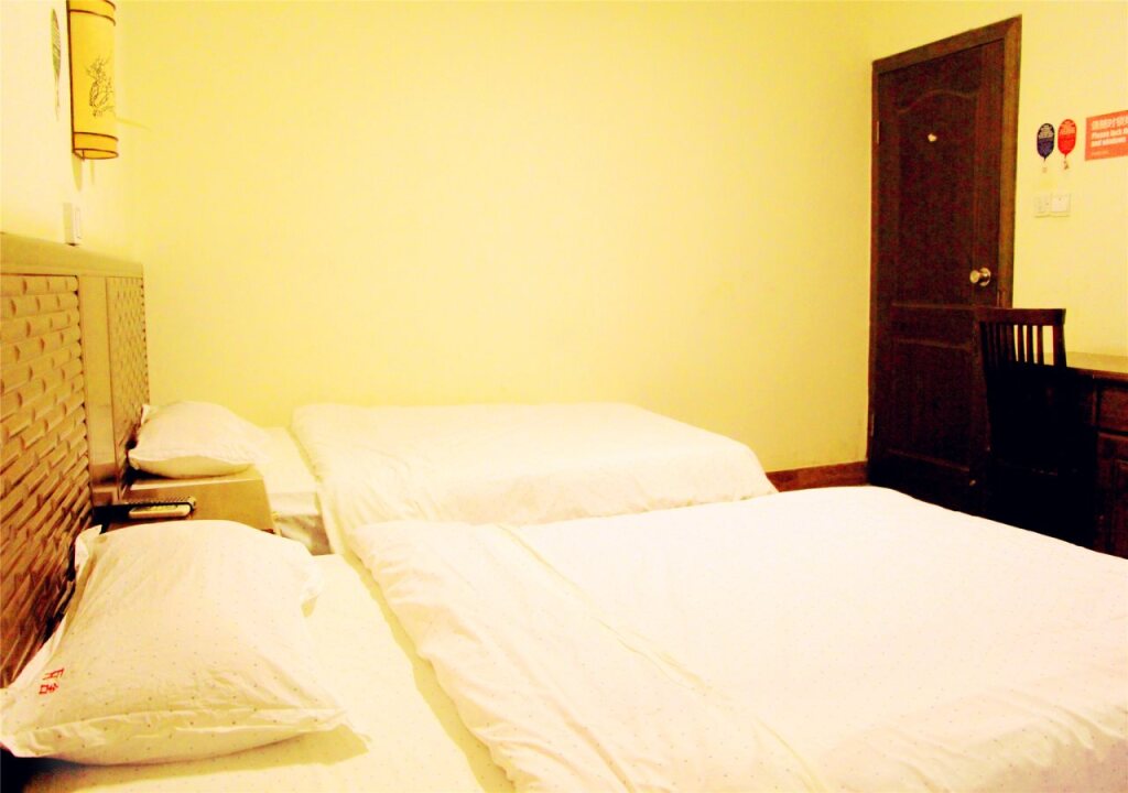 Гуйлинь: Guilin La Flowers Hostel