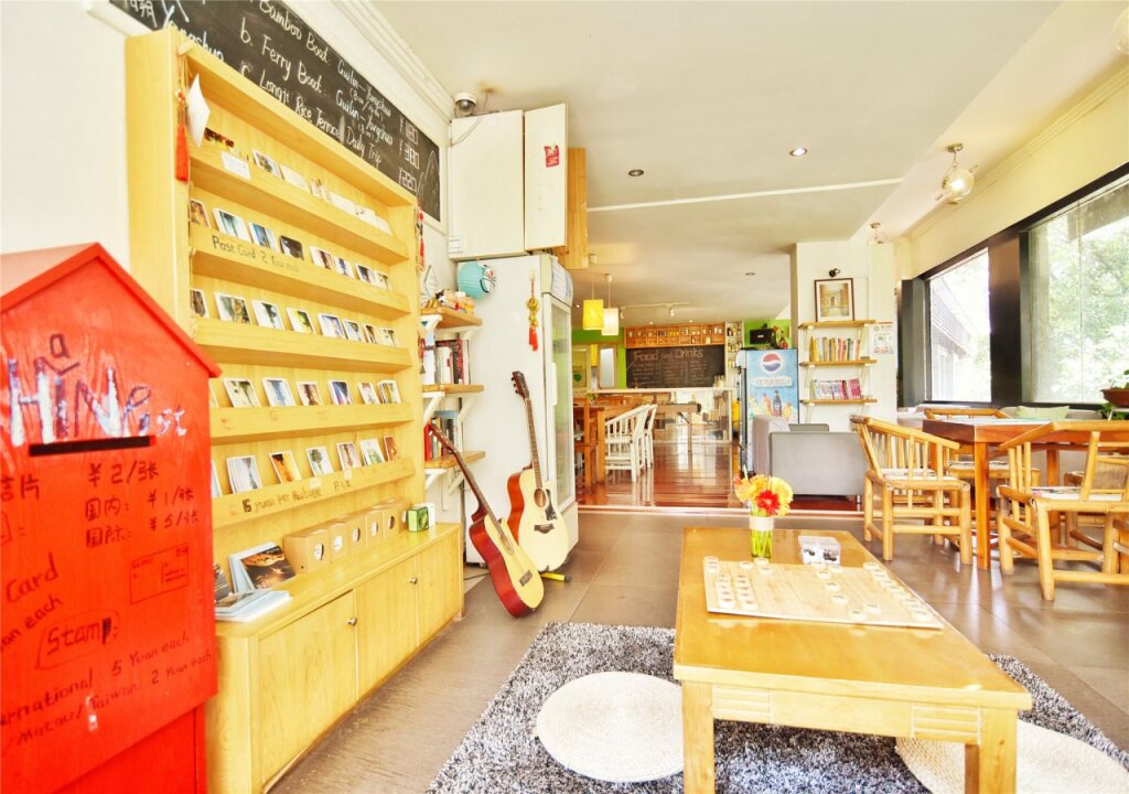 Гуйлинь: Guilin La Flowers Hostel