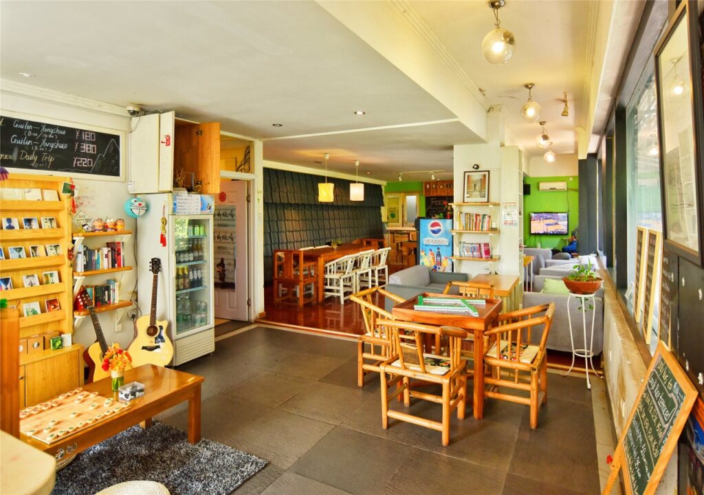 Гуйлинь: Guilin La Flowers Hostel