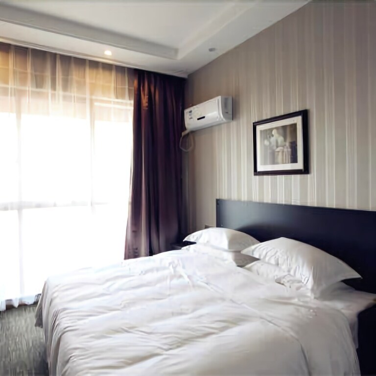 Цзясинь: Haining Ruiqi Hotel