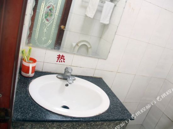 Аньцин: Anqing Jiuzhou Hotel