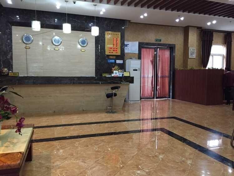 Дэян: Yaxiya Business Hotel