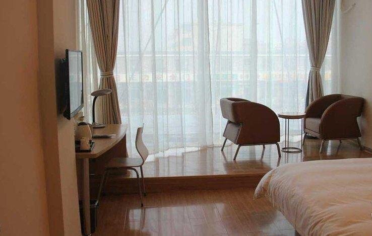 Цзинин: Jiayi Hotel