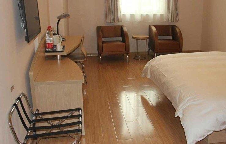 Цзинин: Jiayi Hotel
