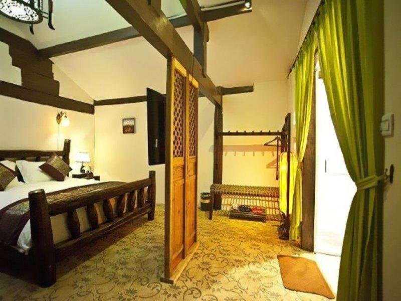 Лицзян: Lijiang Yunjin Yaju Courtyard Hotel