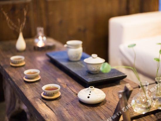 Лицзян: Lijiang Yunjin Yaju Courtyard Hotel
