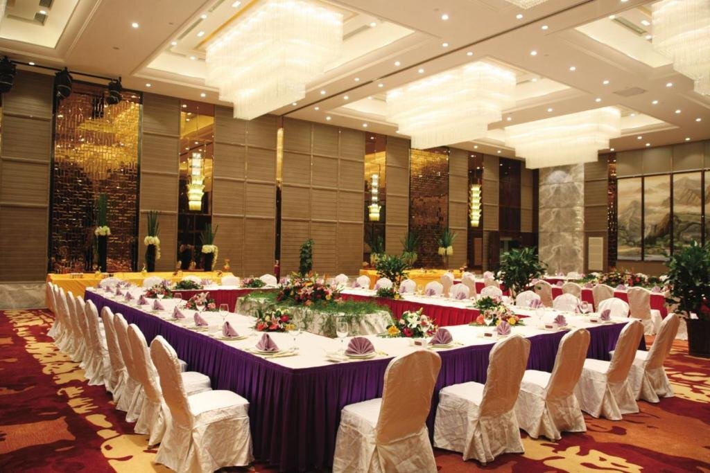 Синин: Enraton International Hotel