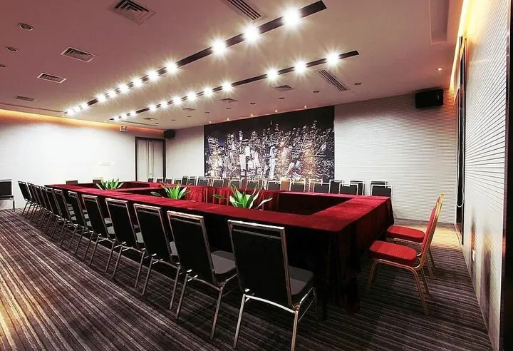 Наньнин: M Hotels