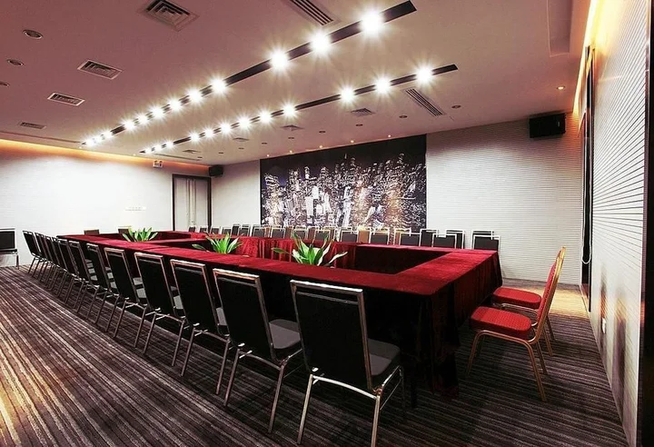 Наньнин: M Hotels