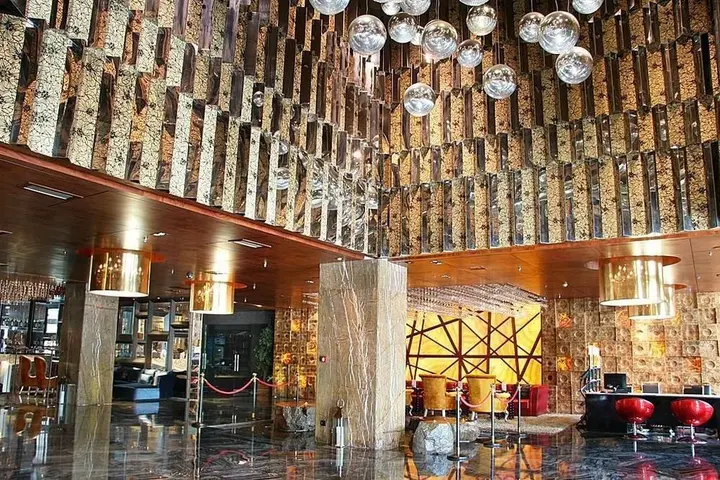 Наньнин: M Hotels