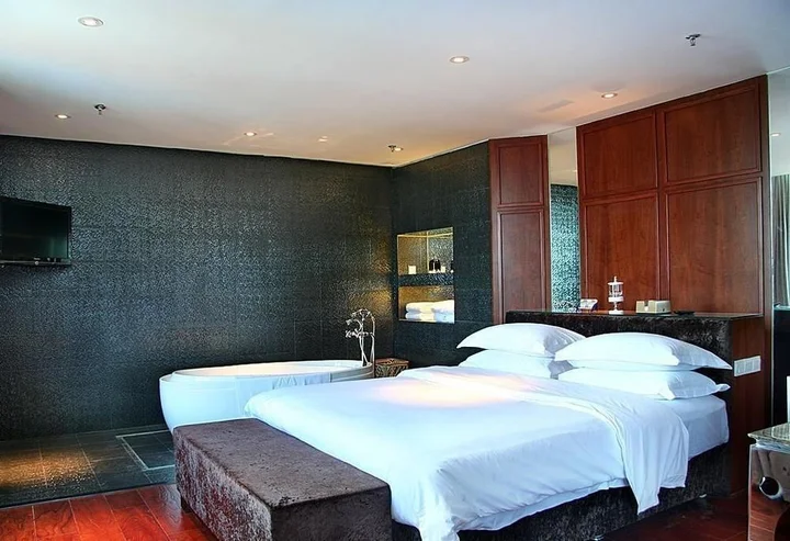 Наньнин: M Hotels