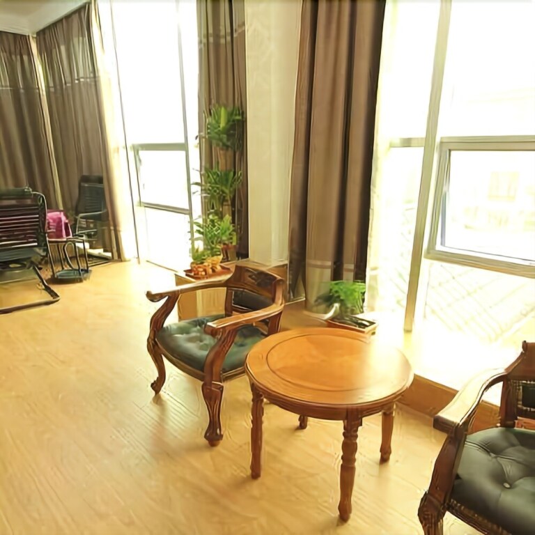 Цзинин: Jining Yutang Hotel