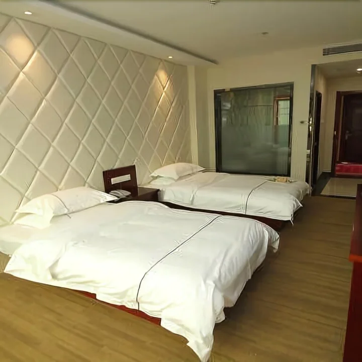 Цзинин: Jining Yutang Hotel