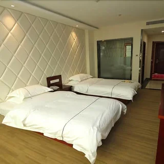 Цзинин: Jining Yutang Hotel