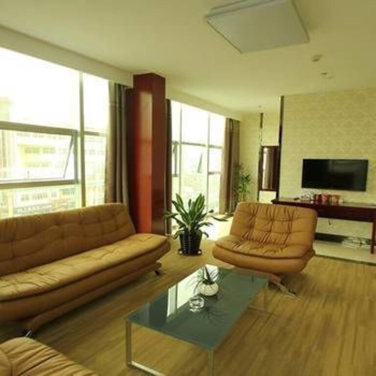 Цзинин: Jining Yutang Hotel