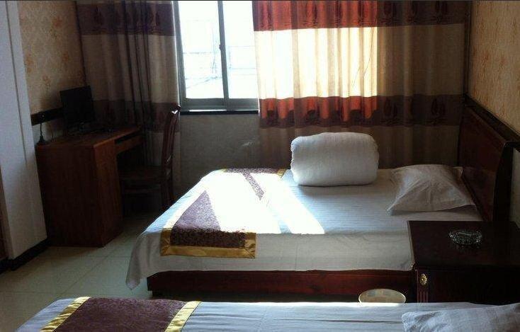 Луань: Shuntai Business Inn