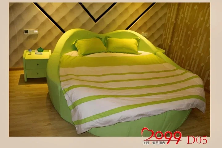 Xuancheng: Xuancheng 2099 Theme Holiday Hotel