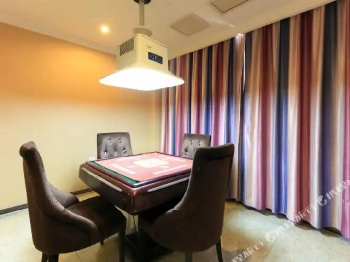 Дунъян: Homeinn Ripple Yun Hotel (Dongyang Renmin Road Light Rail Station)(如家睿柏·云酒店(东阳人民路轻轨站店))