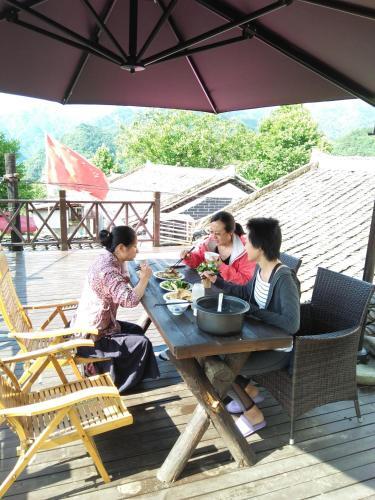 Шиянь: Wudang Mountain Nongquan Inn